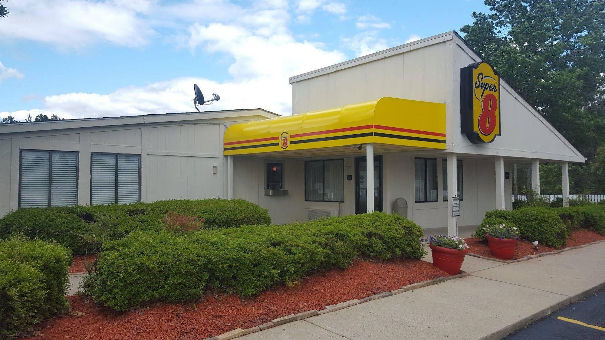 Super 8 By Wyndham Aberdeen Southern Pines מראה חיצוני תמונה