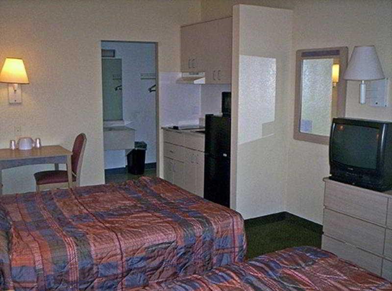 Super 8 By Wyndham Aberdeen Southern Pines מראה חיצוני תמונה