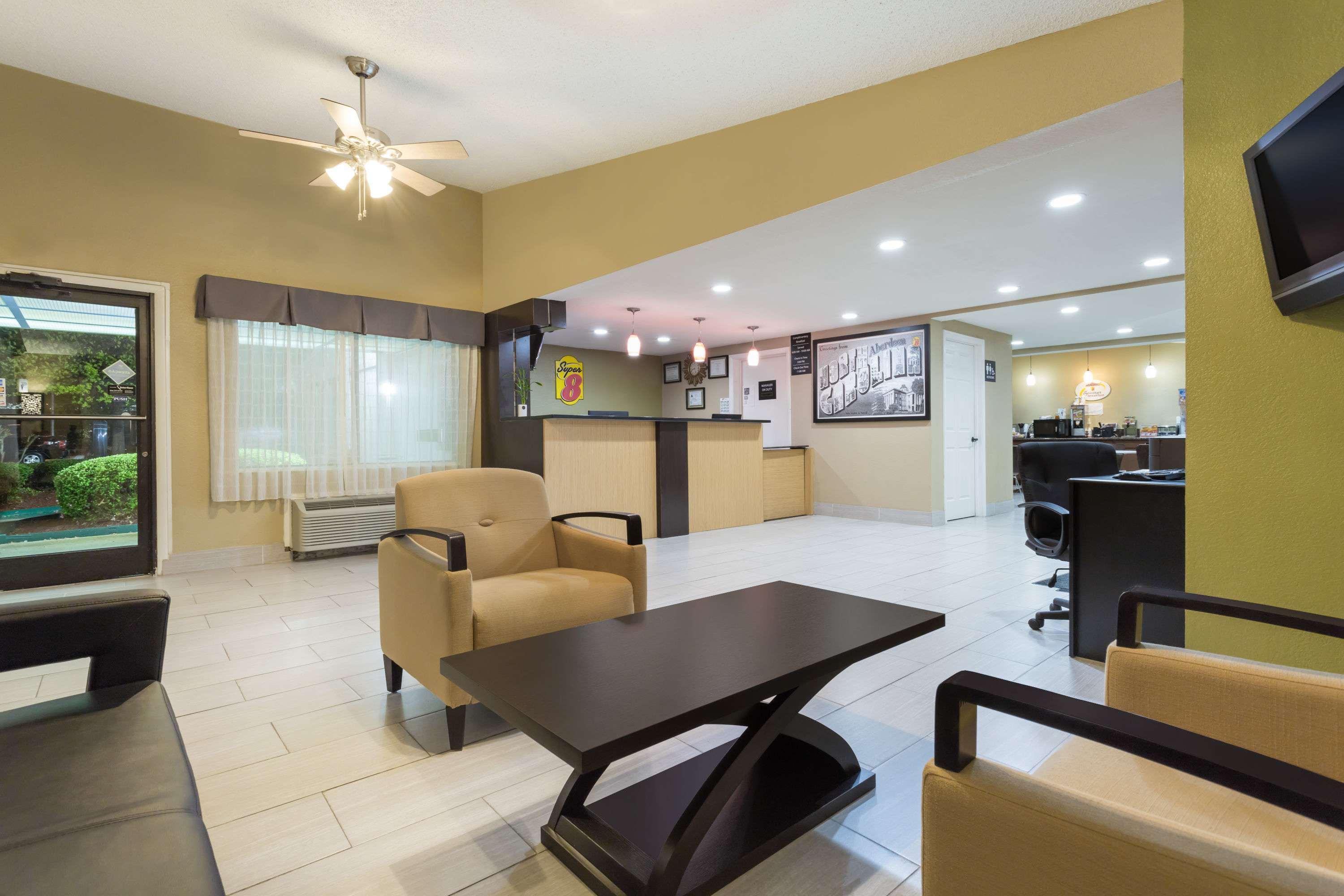Super 8 By Wyndham Aberdeen Southern Pines מראה חיצוני תמונה