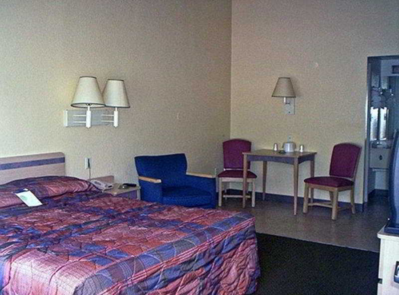 Super 8 By Wyndham Aberdeen Southern Pines מראה חיצוני תמונה